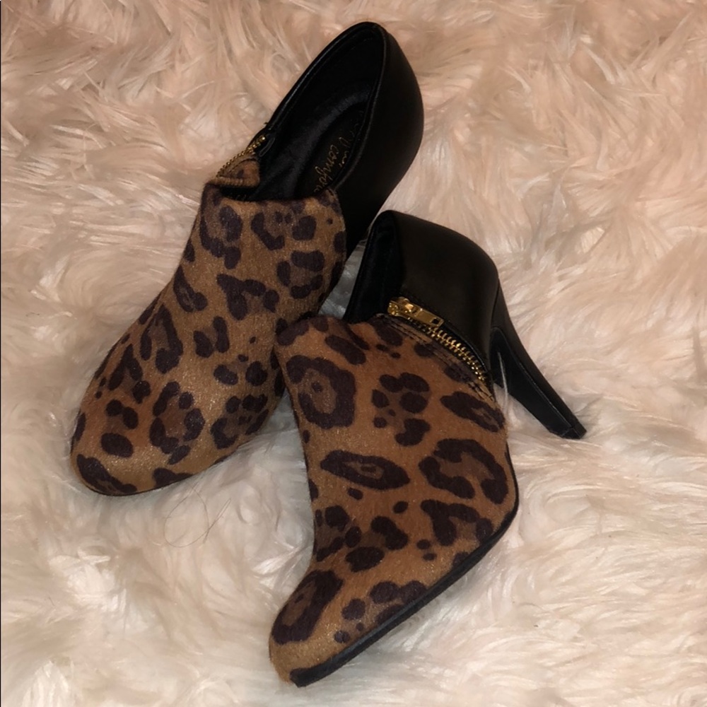 Cheetah bootie -6 NWOT